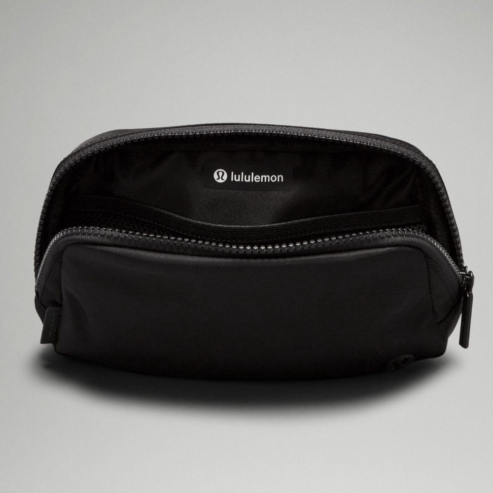 Lululemon Everywhere Belt Bag Black Crossbody Waist Bag Athletic Casual NWT - Picture 7 of 7